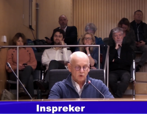 Kees van Deelen spreekt in over het Burgerberaad Haarlem