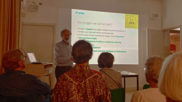 Philip Beekman presenteert de Campagne Wind en Zon zijn van ons in Leiden